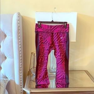 *New* Nike Epic Lux Capri Pink and Black